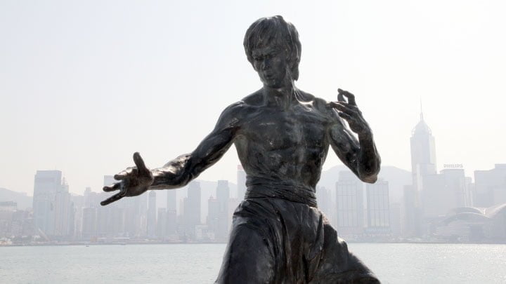 bruce lee estatua