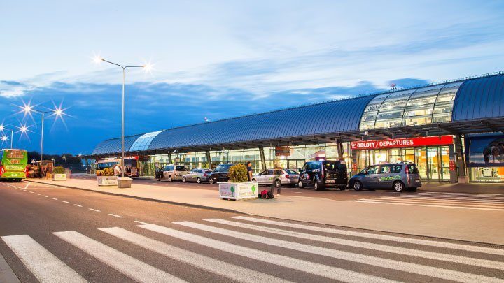 aeropuerto varsovia modlin