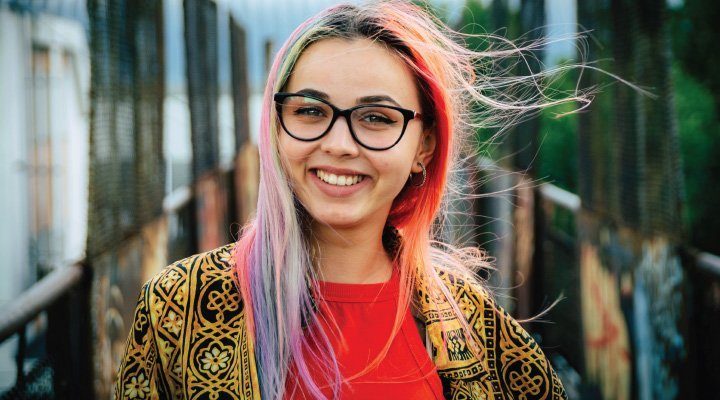 chica sonriendo